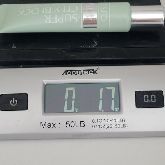 Clinique SUPER CITY BLOCK Oil-Free Face PROTECTOR SPF 40 Discontinued - Picture 8 of 8